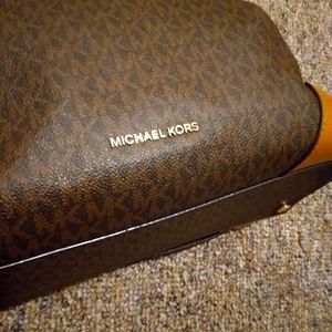 Michael Kors CROSBY